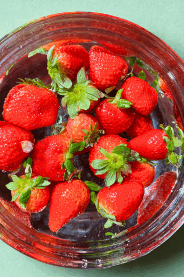 How To Clean Strawberries